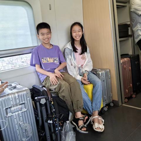 再见，八月
