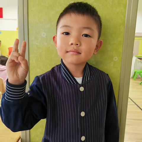 盘龙区东华幼儿园2024年秋季学期第一周幼儿活动观察记录（中三班李玲）