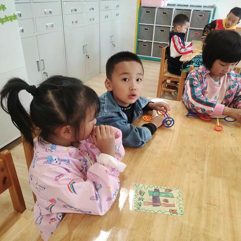 盘龙区东华幼儿园2023年秋季学期第九周大二班杨舒源观察幼儿活动记录