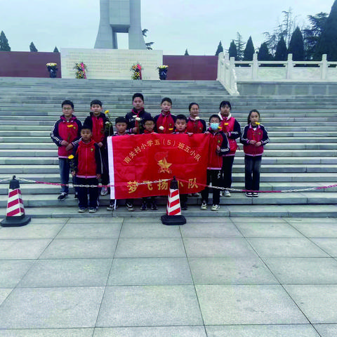 清明寄哀思  鲜花祭英烈