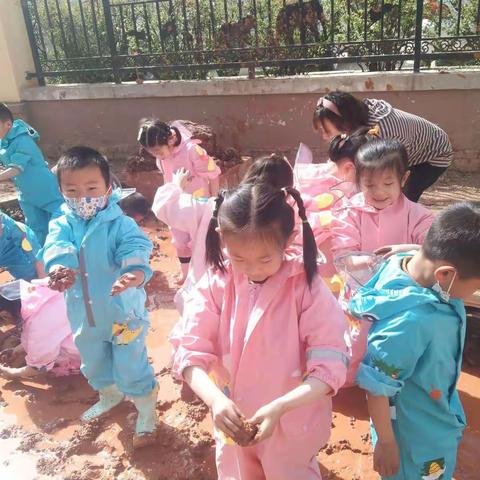 朵朵一班“快乐玩泥巴”主题活动美篇（副本）
