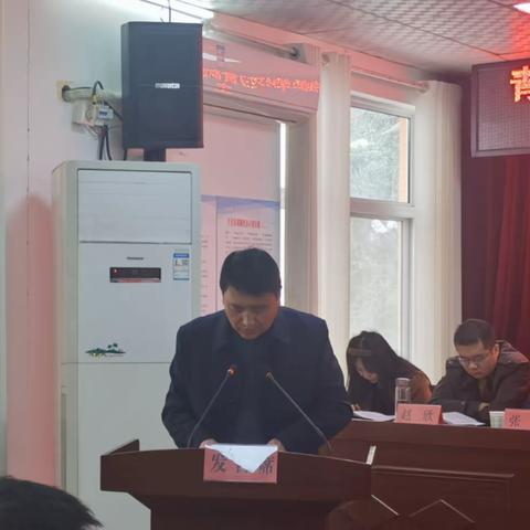 青铜关镇召开2023年度村级河长述职会