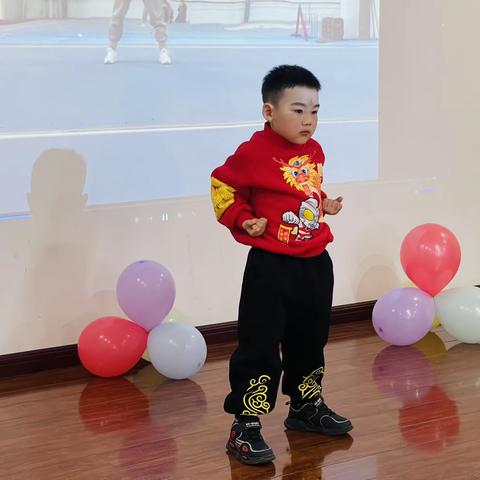 祥龙昂首 万象更新