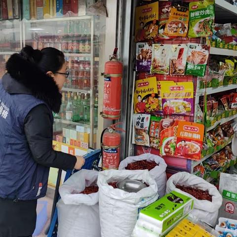 网里排查“真火眼”   站好铺铺“安全岗”