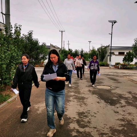 互学互比促提升 巾帼赋能人居环境整治观摩评比活动顺利开展