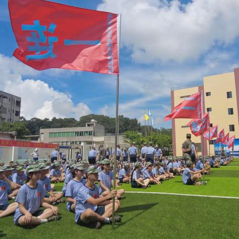 展军训风采 扬青春旗帜——金源学校八年级军训风采展示