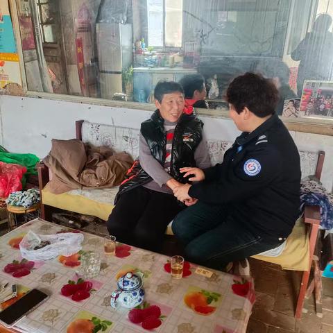 关爱老人零距离 温情相伴暖人心