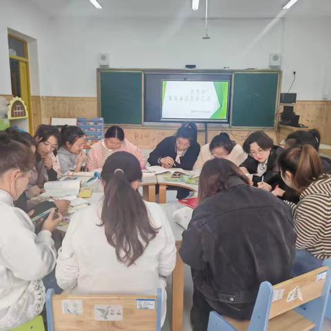 “聚”集体智慧，“备”精彩活动——温宿县依希来木其乡中心幼儿园“集体备课”教研活动