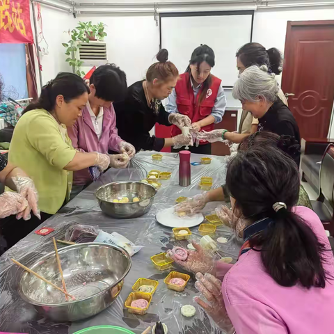 王官庄街道青龙山社区计生协会开展“欢乐趣中秋，月满团圆节”冰皮月饼手工制作活动