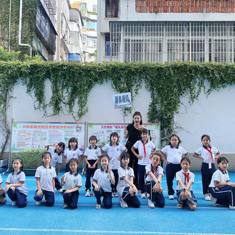 形体模特-海口市龙峰小学