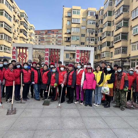 践行学雷锋志愿服务 沁春清洁家园行动      ——晓春社区开展学雷锋志愿服务活动