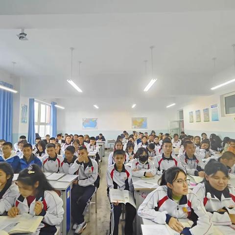 “送教绽芳华   活动促成长” ——伊宁市张静高中生物教学能手培养工作室送课活动
