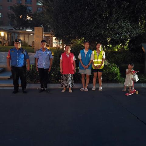 桥盟街道开展平安夜巡 当好群众“守夜人”