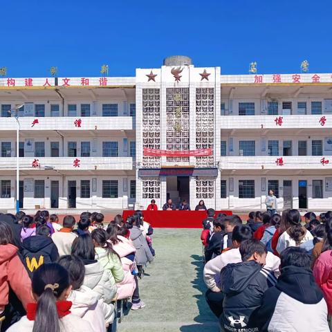 “龙行龘龘启新程，热辣滚烫逐梦想”——临武县花塘乡学校开学典礼暨表彰大会