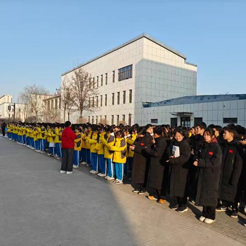 筑牢安全防线，守护校园平安 ——社会服务与管理系12月份安全教育大会