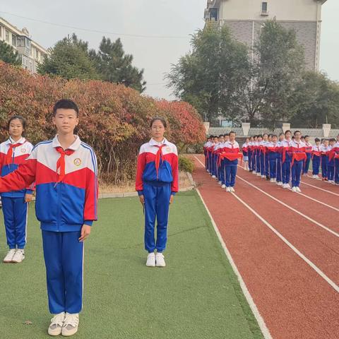 回族小学举行2023年“童心筑梦心向党，争做时代好队员”建队日庆祝活动暨二年级分批入队仪式