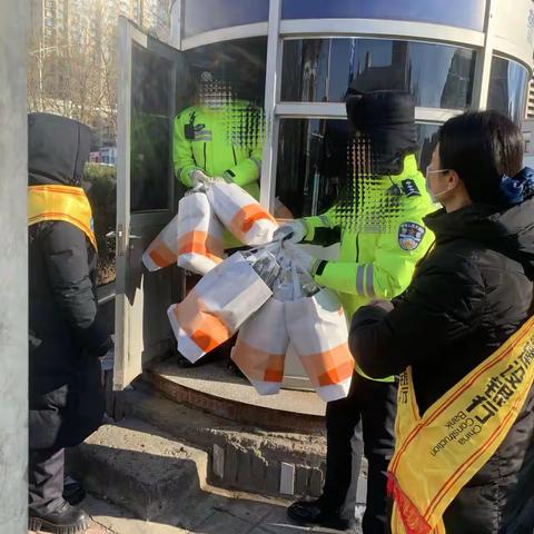 港湾致敬最可爱的人——建行惠安苑支行