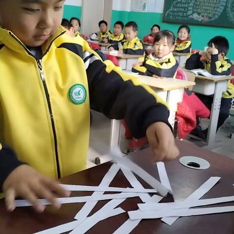 巴图营小学一年二班音乐课纪实