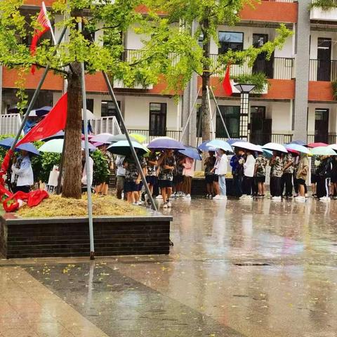 风雨不阻少年志，文明礼仪伴我行 ——市钟吾初中新生衔接训练精彩瞬间（四）