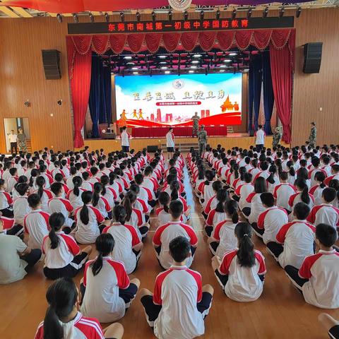 且抒凌云志，不负少年时——新生国防教育纪实