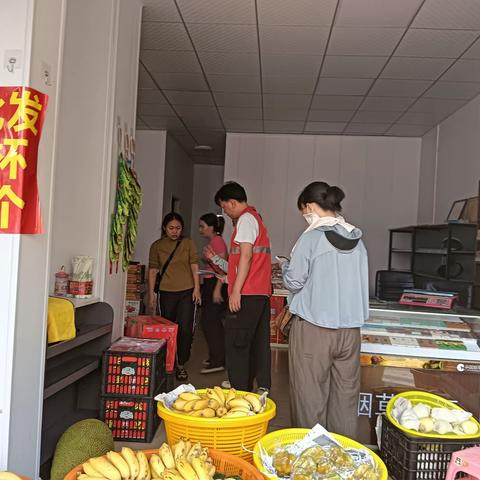 永安社区网格员联合社区干部开展禁塑宣传工作