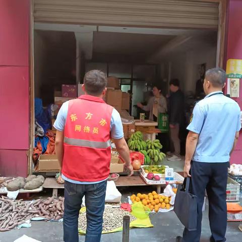 永安社区网格员：开展禁塑宣传，提高环保意识