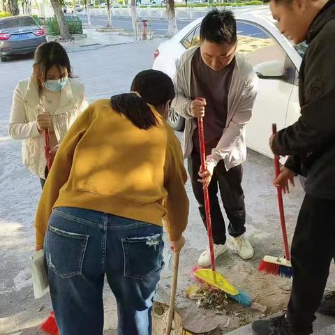 清积水、净环境、灭蚊虫！永安社区深入开展爱国卫生运动