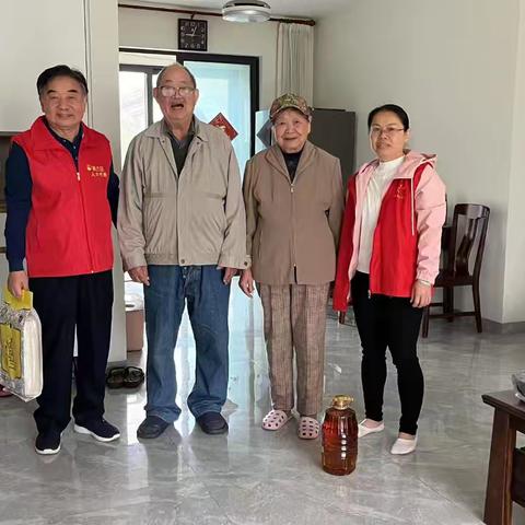春节前夕送温暖，尊老敬贤树新风 ——新东社区党委与和风兰庭党支部开展慰问老党员活动