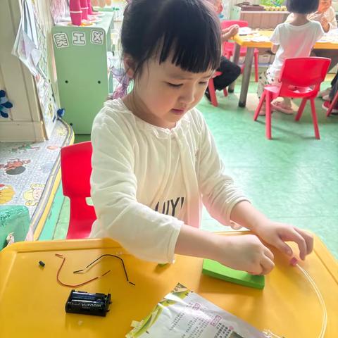 优优幼儿园大班科学小实验“光纤灯”🧪