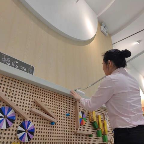 2024/3/1，符会妃  张子悦，娃娃家，洞洞墙，磁力墙打扰完毕