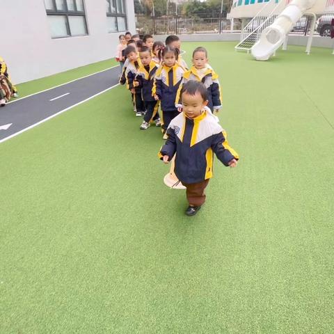 爱丁堡假日城市幼儿园蒙中五班一周生活回顾