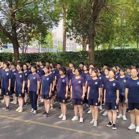 夏日炎炎，我们已经准备好，开学第一课的军训生活！——K2306班