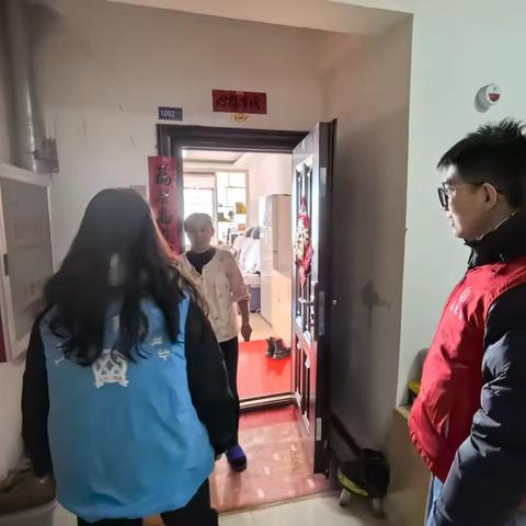 社区里的“调和剂”：基层工作者化解养狗矛盾的一天