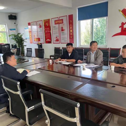 政府督查室、统计、发改联合督导乡镇“四上”培育及五经普工作。