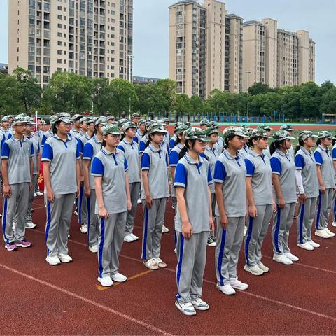 东乡一中2023级军训第五天‖坚韧不拔、品质卓越