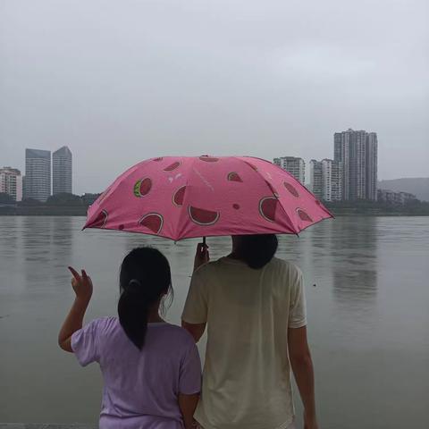 雨后的三江河