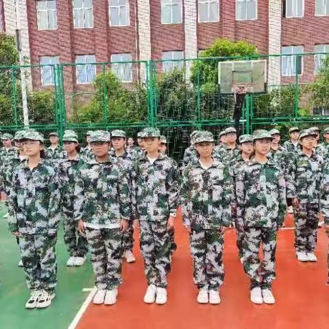 青春正步走  磨砺正当时-----济水一中七（10）班新生军训纪实