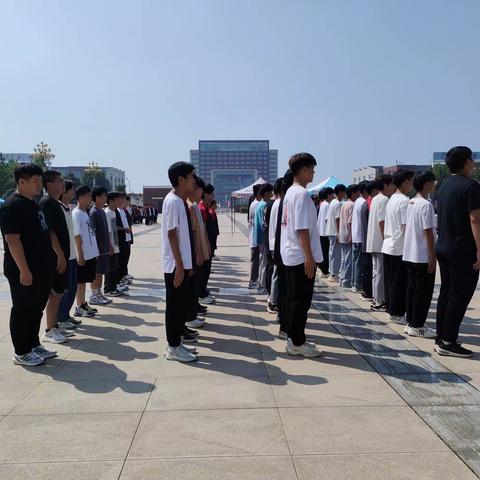 汗水铸就青春  拼搏成就未来——2023级新生军训纪实第七天