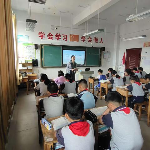 【灵秀黄小•教学视导】精准把脉  促学校提升——记黄山镇中心小学秋季视导小结