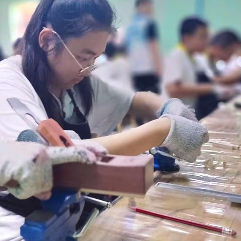 赤峰三中首次校外劳动教育实践活动圆满完成                (二零二三年九月十五日)