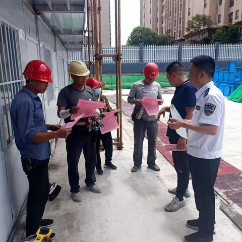 鄠邑区人社局在建筑领域宣传职业病及《工伤保险条例》宣传月