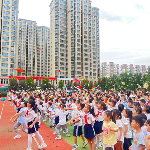 灼灼少年风华起，开学逐梦展新篇——石家庄市弘石湾小学2024年秋季开学典礼