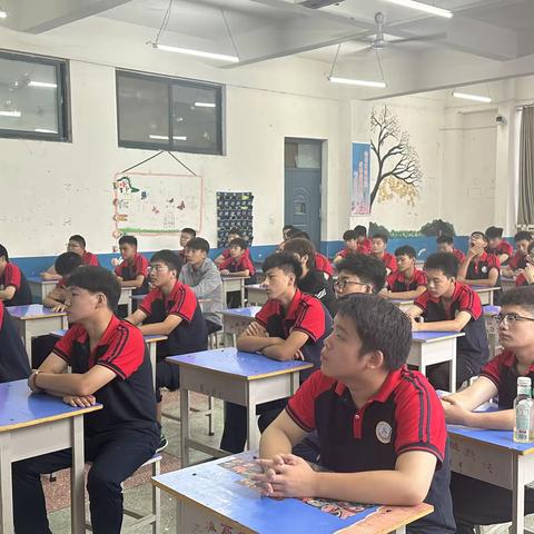 学校制度学习和专业体验——23数铣班和模具班军训第3天