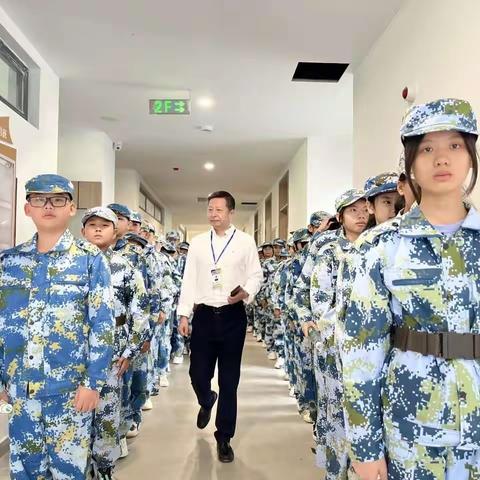 且抒凌云志，不负少年时——新生国防教育纪实