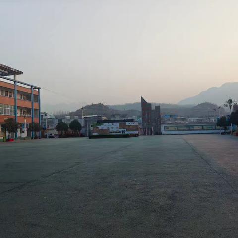 五育并举润童心 社团缤纷展风采 ——板山坪镇中心校李书记深入镇小社团活动与师生共探成长之美