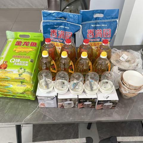 开业免费送……美英红油火锅串串香麻辣烫