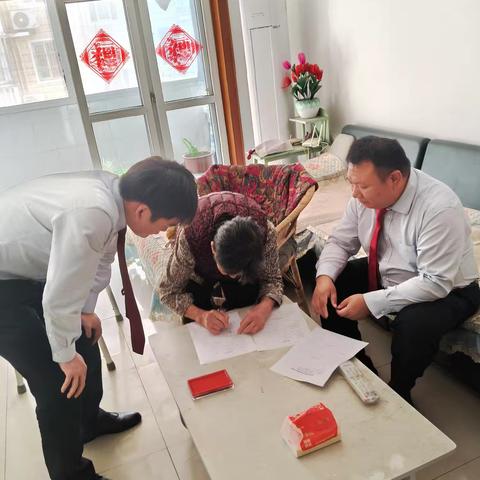 徽商银行六安锦绣花园支行上门服务显温情