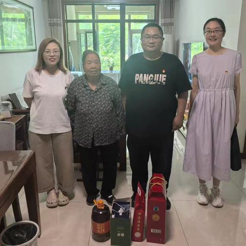 薪火相传映初心，情暖七一敬功臣——水园社区开展七一老党员走访慰问活动