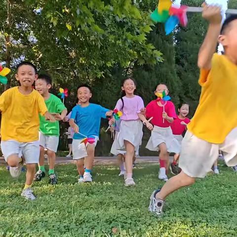 夏日美好与你环环相扣—邢台市金华实验小学二年级（2）班暑假活动纪实