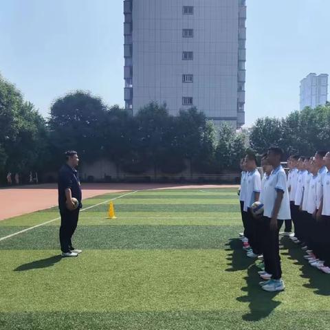 “体育课堂展风采，精钻教研促成长”——安阳市第四中学文峰区体育教研活动公开课展示